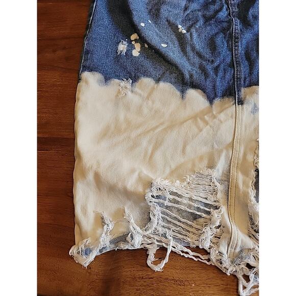 Ashley Stewart Women's Distressed Denim Skirt Size 16 Fringe Acid - Picture 4 of 8